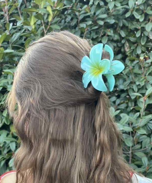 okomeさま専用　ファミリア　ヘアクリップ　バレッタ セール】【8色展開】プルメリア風 ヘアバンズ クリップ（バレッタ/ヘア