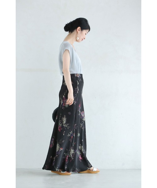 新品◎定価5万円 ノンノンドール●お花モチーフ ロングスカート ブラック 黒 黒）玉虫のように輝く花のアジアンロングスカート（スカート