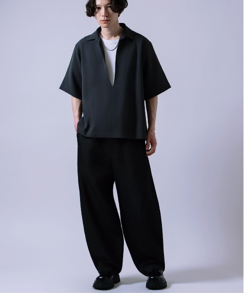 Crownor(クラウノアー)の「半袖 スキッパーシャツ(Tシャツ/カットソー・メンズ・チャコール/ベージュ・MEDIUM/LARGE)」の12枚目の写真