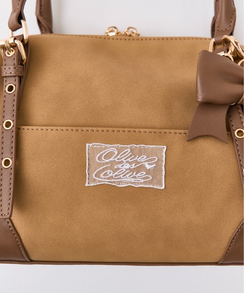 OLIVE des OLIVE（オリーブデオリーブ）の「リボンチャーム付き配色ボストンバッグ（ショルダーバッグ・レディース・ブラウン/アイボリー/サックスブルー/ブラック・FREE）」の10枚目の写真