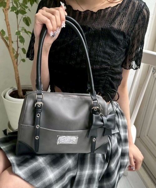 OLIVE des OLIVE（オリーブデオリーブ）の「リボンチャーム付き配色ボストンバッグ（ショルダーバッグ・レディース・ブラウン/アイボリー/サックスブルー/ブラック・FREE）」の15枚目の写真