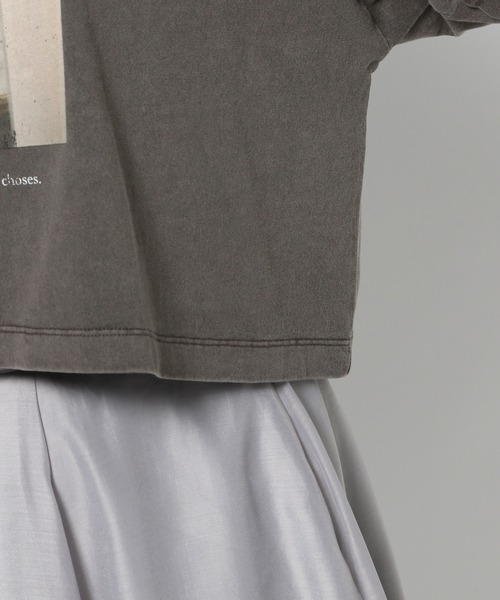 mysty woman（ミスティウーマン）の「フラワーモチーフTシャツ　572883（Tシャツ/カットソー・レディース・ホワイト系その他/グレー系その他/オフホワイト/グレー・FREE）」の14枚目の写真