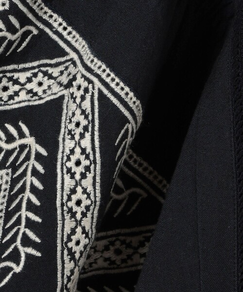 SOULEIADO（ソレイアード）の「コットンエンブロイダリー ボリュームスリーブブラウス（シャツ/ブラウス・レディース・ブラック系その他/ライトベージュ・36）」の11枚目の写真