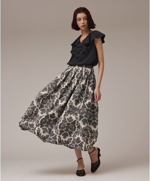 GRACE CONTINENTAL(グレースコンチネンタル)の「ダマスクジャガードタックスカート(スカート・レディース・ブラウン/キナリ・36/38)」の3枚目の写真