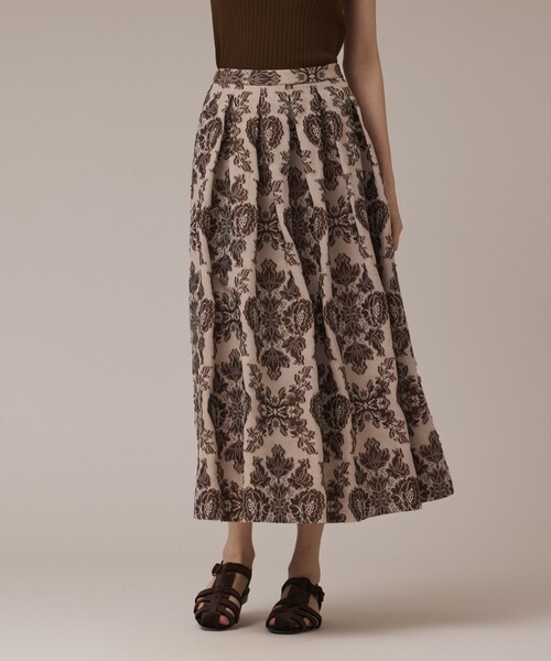 GRACE CONTINENTAL(グレースコンチネンタル)の「ダマスクジャガードタックスカート(スカート・レディース・ブラウン/キナリ・36/38)」の13枚目の写真