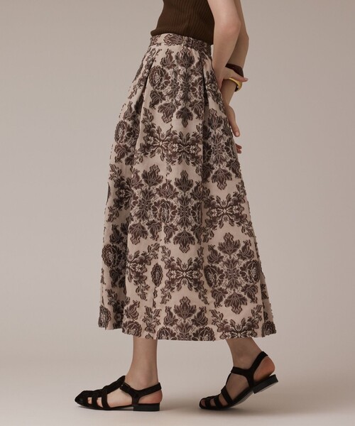 GRACE CONTINENTAL(グレースコンチネンタル)の「ダマスクジャガードタックスカート(スカート・レディース・ブラウン/キナリ・36/38)」の14枚目の写真