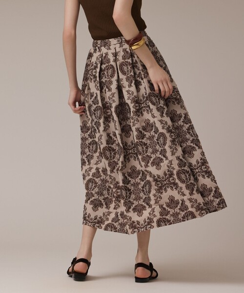 GRACE CONTINENTAL(グレースコンチネンタル)の「ダマスクジャガードタックスカート(スカート・レディース・ブラウン/キナリ・36/38)」の15枚目の写真