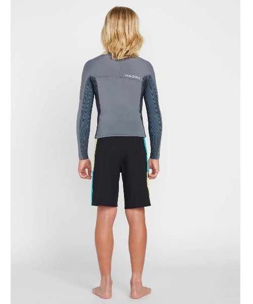 セール❗️新品　VOLCOM ボルコム　限定品　キッズ　ウエットスーツ　140㎝ セール❗️新品 VOLCOM ボルコム 限定品 キッズ ウエットスーツ