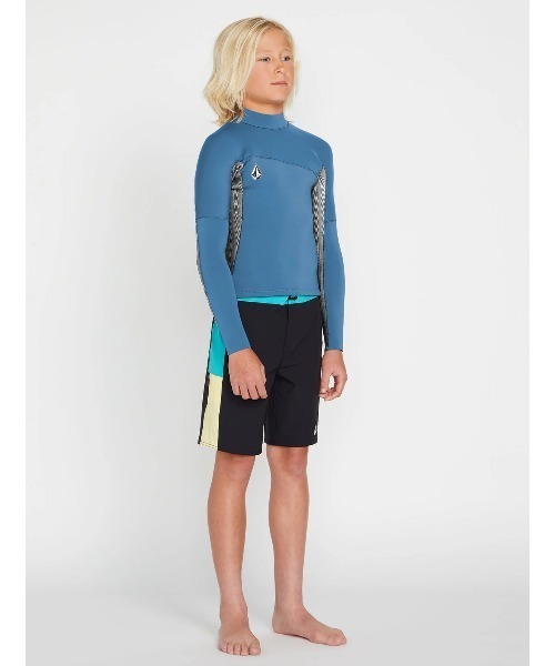 セール❗️新品　VOLCOM ボルコム　限定品　キッズ　ウエットスーツ　140㎝ セール❗️新品 VOLCOM ボルコム 限定品 キッズ ウエットスーツ