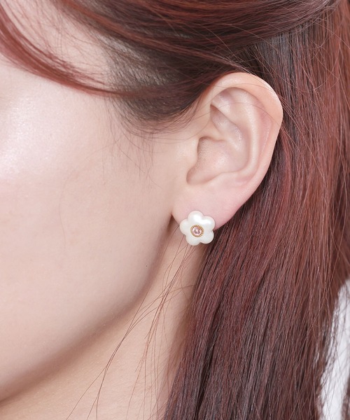 2-5日着 MARY QUANT 3デイジーシェイプドパール チェーン ピアス ペタルデイジーキャッチ ピアス（ピアス（両耳用））｜MARY