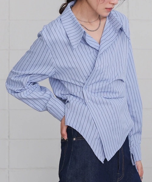 Bab(バブ)の「ストライプアシメデザインシャツ(シャツ/ブラウス・レディース・ブルー/オフホワイト・MEDIUM)」の1枚目の写真