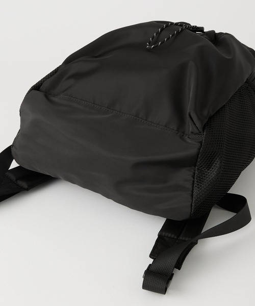 THE CRAFT CREW PRODUCTS(ザクラフトクループロダクツ)の「<撥水加工>ファンクション ドローコードポケットバックパック【THE CRAFT CREW PRODUCTS】(バックパック/リュック・レディース・ネイビー/チャコール/ブラック/ブラウン・FREE)」の8枚目の写真