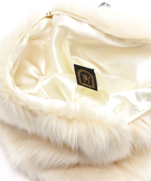 WHO'S WHO gallery(フーズフーギャラリー)の「【BURNINGMAN】ファークラッチ(クラッチバッグ・レディース・アイボリー/ベージュ/ピンク/ブラック・FREE)」の12枚目の写真