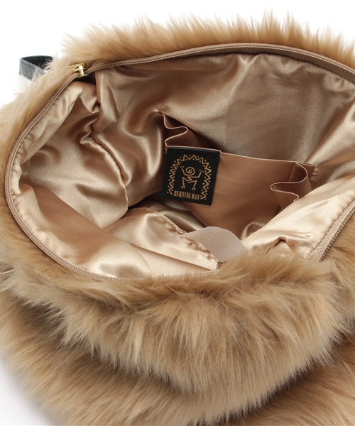 WHO'S WHO gallery(フーズフーギャラリー)の「【BURNINGMAN】ファークラッチ(クラッチバッグ・レディース・アイボリー/ベージュ/ピンク/ブラック・FREE)」の13枚目の写真