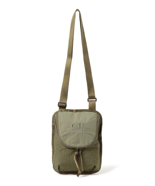 C.P. COMPANY（シーピーカンパニー）の「C.P. Company / ACC BAG IN PLAIN PAPER B（ショルダーバッグ・メンズ・ブラック/カーキ・ONE SIZE）」の2枚目の写真