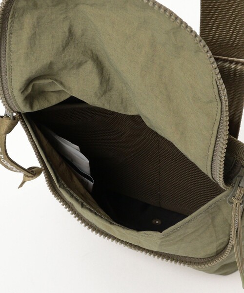 C.P. COMPANY（シーピーカンパニー）の「C.P. Company / ACC BAG IN PLAIN PAPER B（ショルダーバッグ・メンズ・ブラック/カーキ・ONE SIZE）」の10枚目の写真