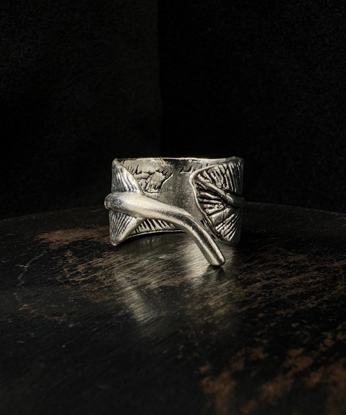 CALIFORNIA OUTFITTERS（カリフォルニア アウトフィッターズ）の「7D38 フェザーモチーフ×ターコイズリング サイズ調整可（リング・メンズ・シルバー系1/シルバー系3/シルバー系2・FREE）」の4枚目の写真