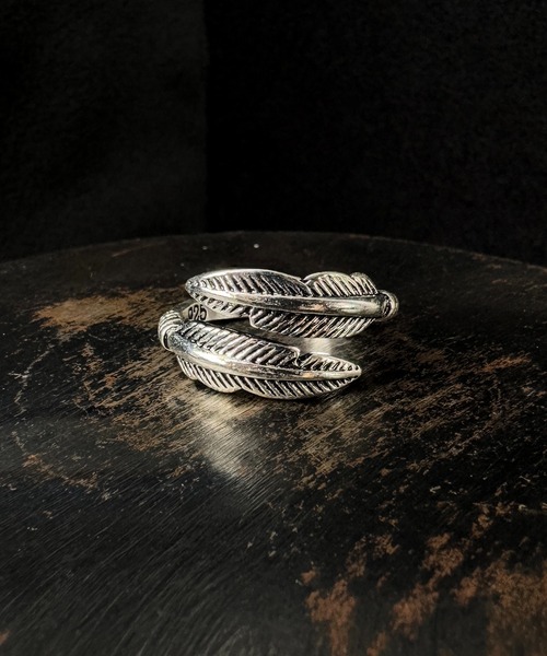 CALIFORNIA OUTFITTERS（カリフォルニア アウトフィッターズ）の「7D38 フェザーモチーフ×ターコイズリング サイズ調整可（リング・メンズ・シルバー系1/シルバー系3/シルバー系2・FREE）」の9枚目の写真