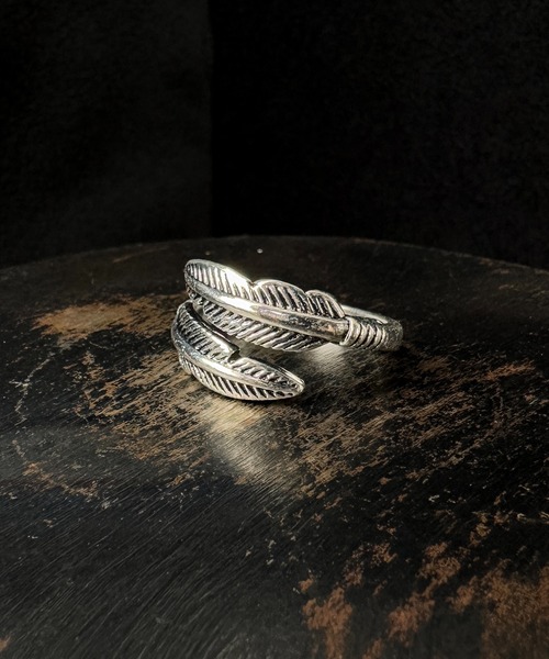 CALIFORNIA OUTFITTERS（カリフォルニア アウトフィッターズ）の「7D38 フェザーモチーフ×ターコイズリング サイズ調整可（リング・メンズ・シルバー系1/シルバー系3/シルバー系2・FREE）」の8枚目の写真