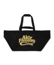 AKTR（アクター）の「AKTR FREEDOM LOGO BIG TOTE BAG（アクター フリーダム ロゴ トートバッグ）（トートバッグ）」