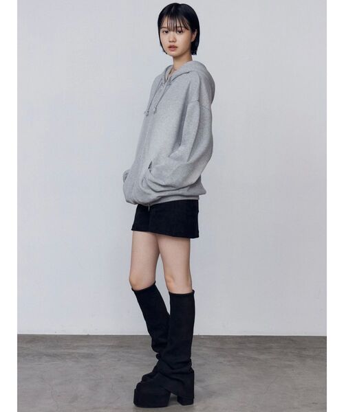 EMODA(エモダ)の「フェイクスエードミニスカート(スカート・レディース・ブラウン/ブラック・SMALL/MEDIUM)」の6枚目の写真