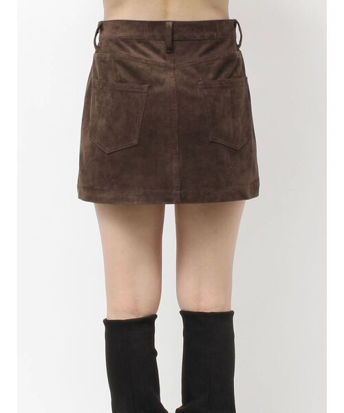 EMODA(エモダ)の「フェイクスエードミニスカート(スカート・レディース・ブラウン/ブラック・SMALL/MEDIUM)」の21枚目の写真