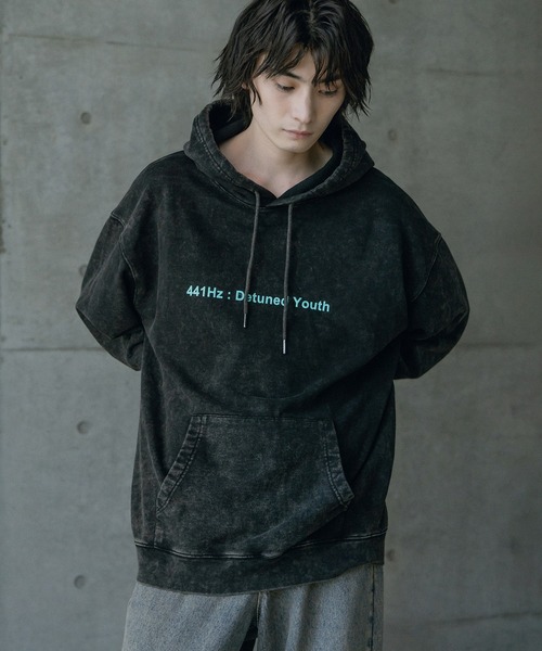 RATTLE TRAP（ラトルトラップ）の「441HZ立体プリントロゴ加工フーディ（パーカー・メンズ・ブラック/グレー・L/M）」の2枚目の写真