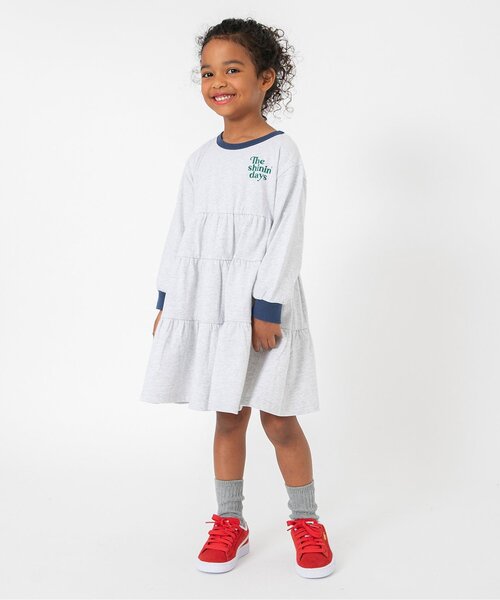 BREEZE（ブリーズ）の「【ジュニア対応】カレッジティアードワンピ―ス（ワンピース・キッズ・チャコール/レッド/グレー・80/90/100/110/120/130/140）」の4枚目の写真