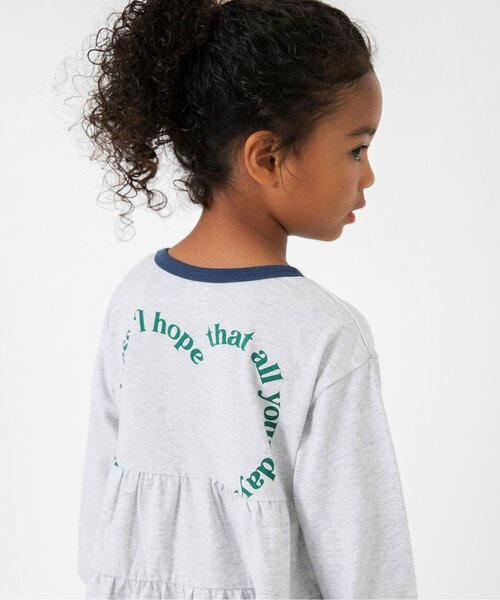 BREEZE（ブリーズ）の「【ジュニア対応】カレッジティアードワンピ―ス（ワンピース・キッズ・チャコール/レッド/グレー・80/90/100/110/120/130/140）」の7枚目の写真