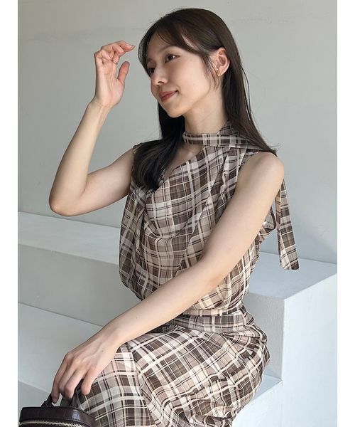 FRAY I.D（フレイアイディー）の「ドレープネックノースリーブブラウス（シャツ/ブラウス・レディース・ベージュ/ネイビー/ブラック・F）」の3枚目の写真