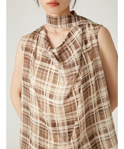 FRAY I.D（フレイアイディー）の「ドレープネックノースリーブブラウス（シャツ/ブラウス・レディース・ベージュ/ネイビー/ブラック・F）」の7枚目の写真