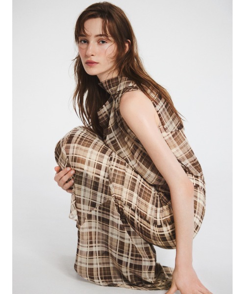 FRAY I.D（フレイアイディー）の「ドレープネックノースリーブブラウス（シャツ/ブラウス・レディース・ベージュ/ネイビー/ブラック・F）」の18枚目の写真