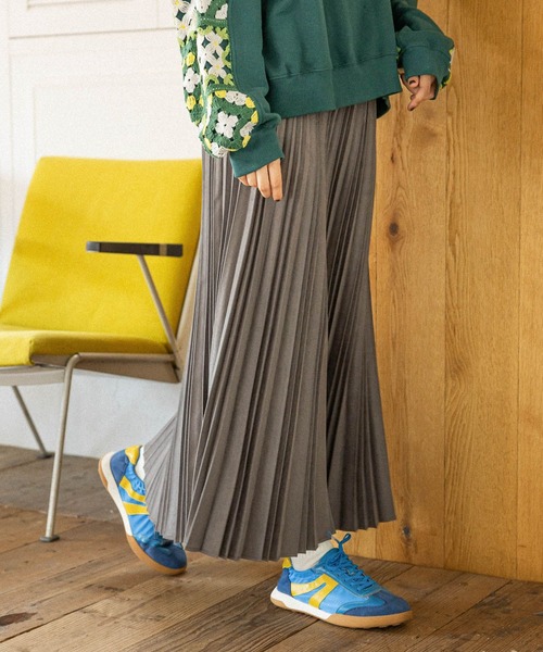 niko and...(ニコアンド)の「スウェードプリーツスカート(スカート・レディース・モカ/ベージュ/スモーク/チャコール・MEDIUM/LARGE)」の17枚目の写真
