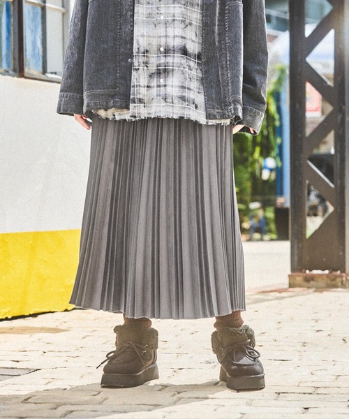 niko and...(ニコアンド)の「スウェードプリーツスカート(スカート・レディース・モカ/ベージュ/スモーク/チャコール・MEDIUM/LARGE)」の20枚目の写真