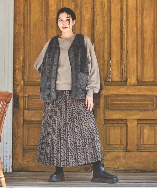 マークアンドロナ スウェード プリーツスカート 23年製 ロゴ ゴールド刺繍 ガールズ ロゴベルトスエードプリーツスカート(140cm サックス