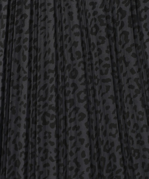 niko and...(ニコアンド)の「スウェードプリーツスカート(スカート・レディース・モカ/ベージュ/スモーク/チャコール・MEDIUM/LARGE)」の13枚目の写真