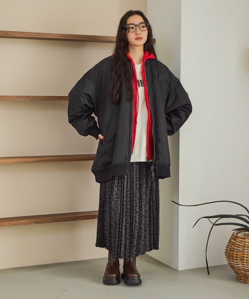 niko and...(ニコアンド)の「スウェードプリーツスカート(スカート・レディース・モカ/ベージュ/スモーク/チャコール・MEDIUM/LARGE)」の6枚目の写真