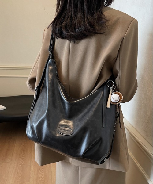 Y2Kチャーム付き大容量バッグ レザーマルチショルダーバック 通勤用