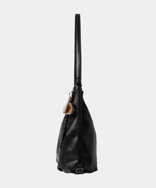 gossip！ロサンゼルス（ゴシップロサンゼルス）の「Y2Kチャーム付き大容量バッグ レザーマルチショルダーバック 通勤用/3WAY（ショルダーバッグ・レディース・ブラック/ブラウン/ダークブラウン・FREE）」の9枚目の写真
