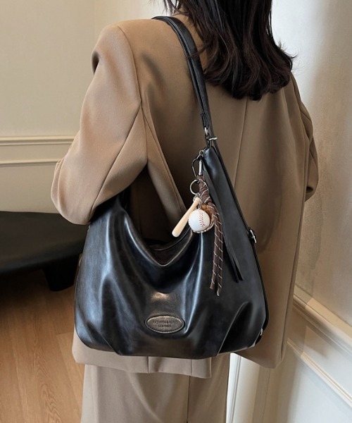 gossip！ロサンゼルス（ゴシップロサンゼルス）の「Y2Kチャーム付き大容量バッグ レザーマルチショルダーバック 通勤用/3WAY（ショルダーバッグ・レディース・ブラック/ブラウン/ダークブラウン・FREE）」の21枚目の写真