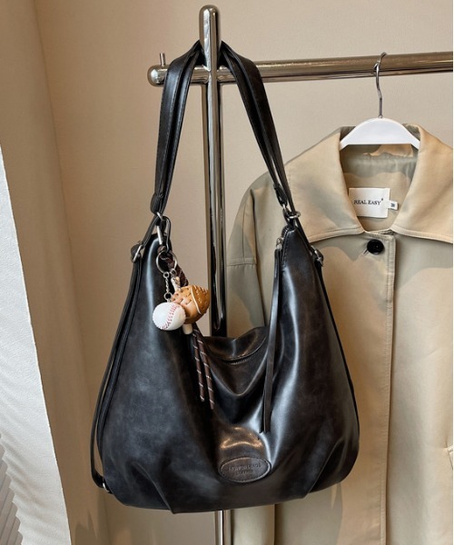 Y2Kチャーム付き大容量バッグ レザーマルチショルダーバック 通勤用