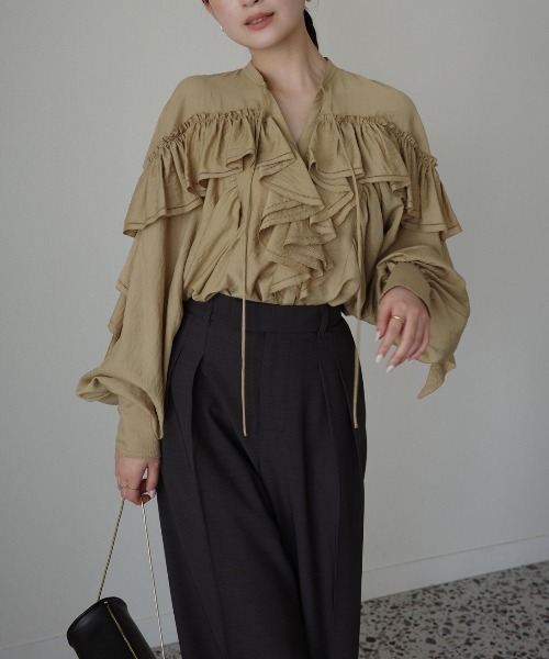 SAINT LAURENT PARIS ラッフル ブラウス ゴールドシャツ セール】リンクルラッフルブラウス（シャツ/ブラウス）｜anuans（ア