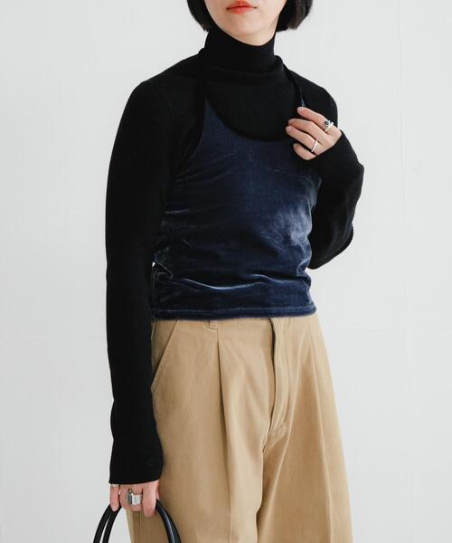 URBAN RESEARCH(アーバンリサーチ)の「ホルターネックベロアビスチェ(その他トップス・レディース・ブルー/ブラック・FREE)」の1枚目の写真