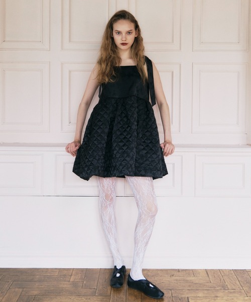 HONEY MI HONEY（ハニーミーハニー）の「quilting rose satin tiered mini one-piece（ワンピース・レディース・ピンク/ブラック/アイボリー/サックスブルー・FREE）」の5枚目の写真