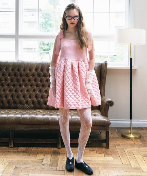 HONEY MI HONEY（ハニーミーハニー）の「quilting rose satin tiered mini one-piece（ワンピース・レディース・ピンク/ブラック/アイボリー/サックスブルー・FREE）」の11枚目の写真