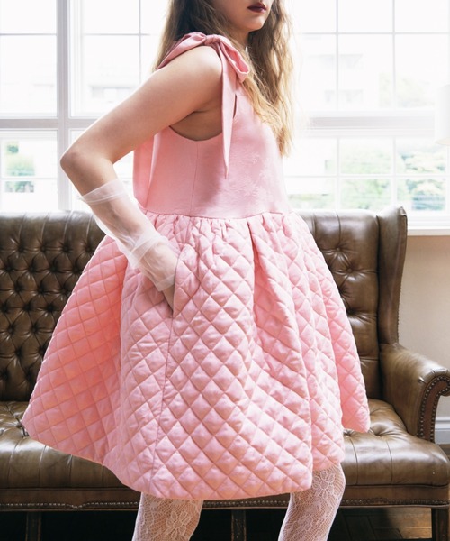 HONEY MI HONEY（ハニーミーハニー）の「quilting rose satin tiered mini one-piece（ワンピース・レディース・ピンク/ブラック/アイボリー/サックスブルー・FREE）」の10枚目の写真