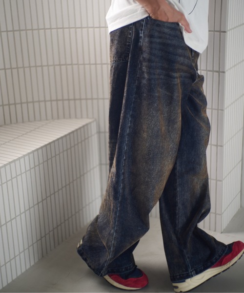 ADAM PATEK(アダムパテック)の「ADAMPATEK/velour dust wide pants/フロッキーデニムブラストワイドパンツ(デニムパンツ・メンズ・ブラック/ブラウン・1/2)」の15枚目の写真
