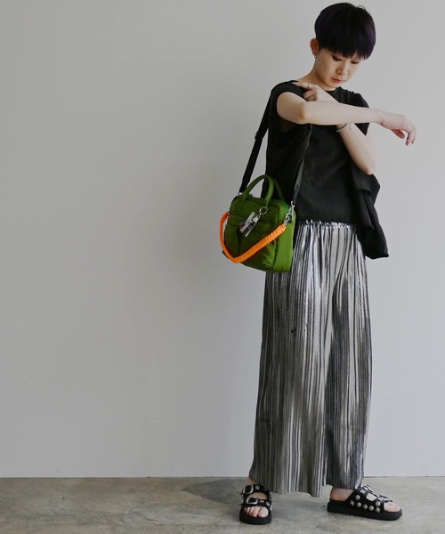 COMMON WARE(コモンウェアー)の「EM:cheek チーク W pocket 3way boston ダブルポケット3WAYボストン(ボストンバッグ・レディース・グレー/ブラック/ベージュ/カーキ・FREE)」の9枚目の写真