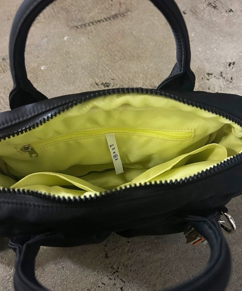 COMMON WARE(コモンウェアー)の「EM:cheek チーク W pocket 3way boston ダブルポケット3WAYボストン(ボストンバッグ・レディース・グレー/ブラック/ベージュ/カーキ・FREE)」の8枚目の写真