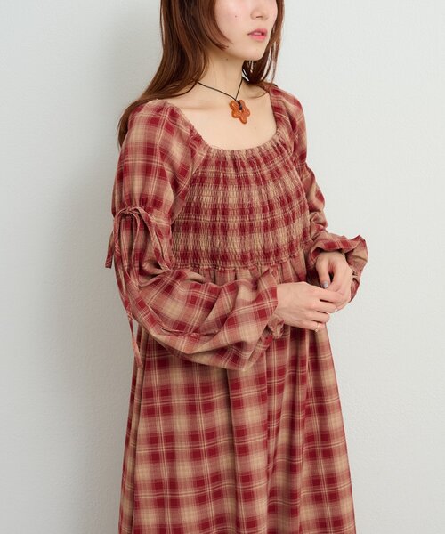 w closet（ダブルクローゼット）の「シャーリングチェックワンピース（ワンピース・レディース・ブルー/レッド・SMALL/MEDIUM）」の19枚目の写真